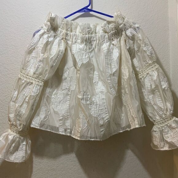 ALEXIS Off-The-Shoulder Three-Quarter Sleeve Crop Top - Picture 1 of 8